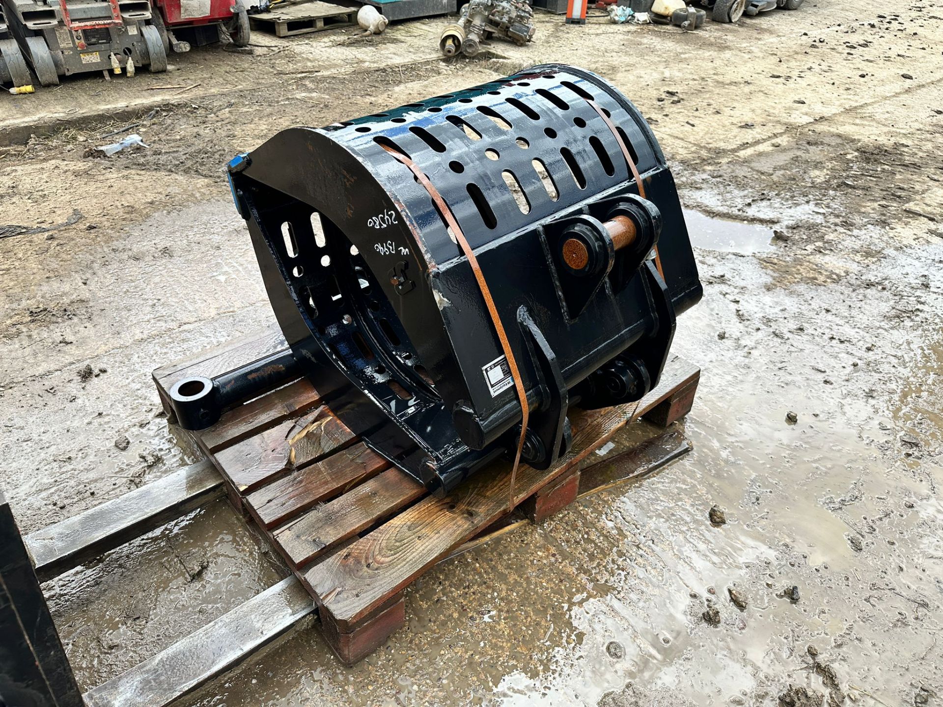 NEW/UNUSED JB EQUIPMENT MANUAL SELECTOR GRAB - 266KG - Image 4 of 10