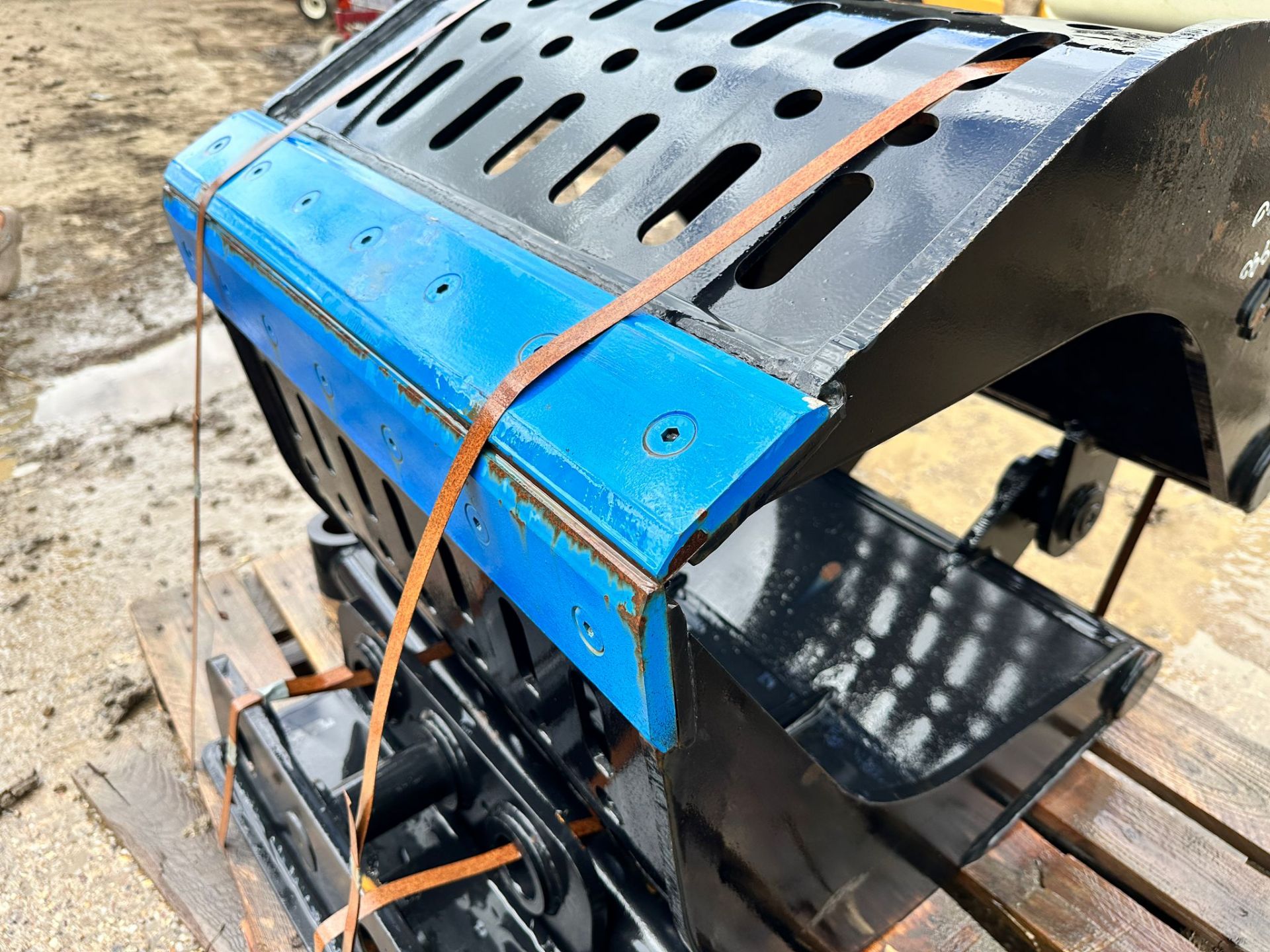 NEW/UNUSED JB EQUIPMENT MANUAL SELECTOR GRAB - 266KG - Image 6 of 10