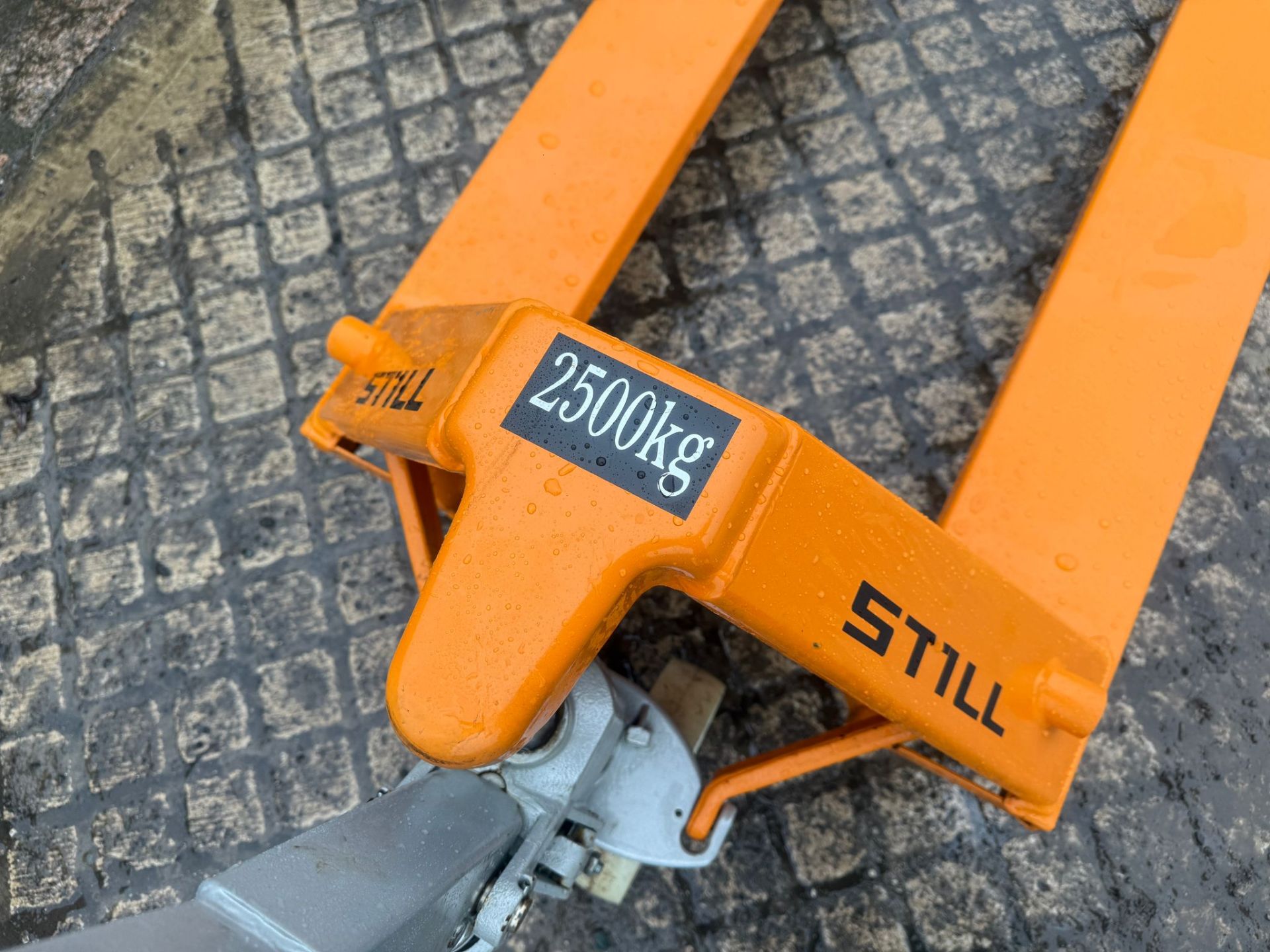 UNUSED STILL HPS25 2.5 TON PALLET TRUCK - Image 6 of 8