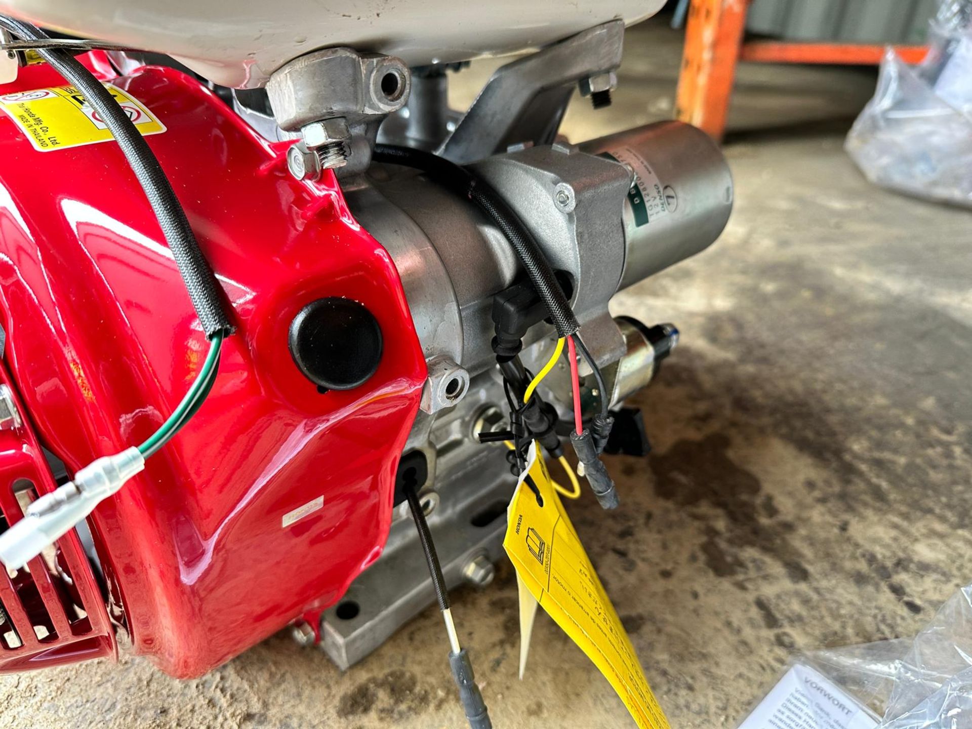 NEW/UNUSED HONDA GX390 ELECTRIC START PETROL ENGINE - CHOICE OF 7 - NO VAT - Image 10 of 12