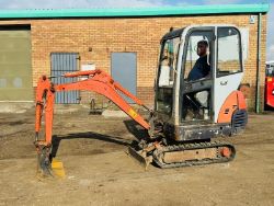 KUBOTA MINI EXCAVATOR*C/W OFFSET BOOM*