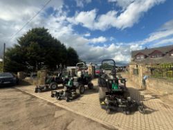 2017 RANSOMES HR300 4WD OUTFRONT RIDE ON LAWN MOWER - 2300 HOURS