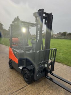 2020 DOOSAN 2 TONNE GAS FORKLIFT TRUCK YEAR