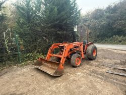 KUBOTA L275 COMPACT TRACTOR LOADER TRACTOR 4X4