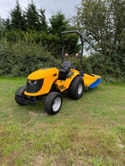 2009 JCB 323HST 23HP 4WD COMPACT TRACTOR WITH UNUSED 2023 BOMFORD TURNER 1.45 METRE TOPPER