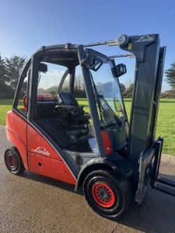 LINDE FORKLIFT TRUCK *12% BP*