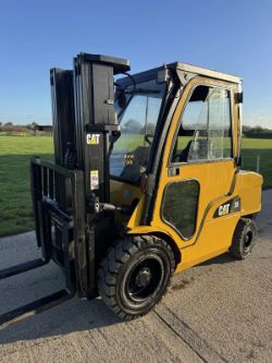 CAT FORKLIFT TRUCK *12% BUYERS PREMIUM*