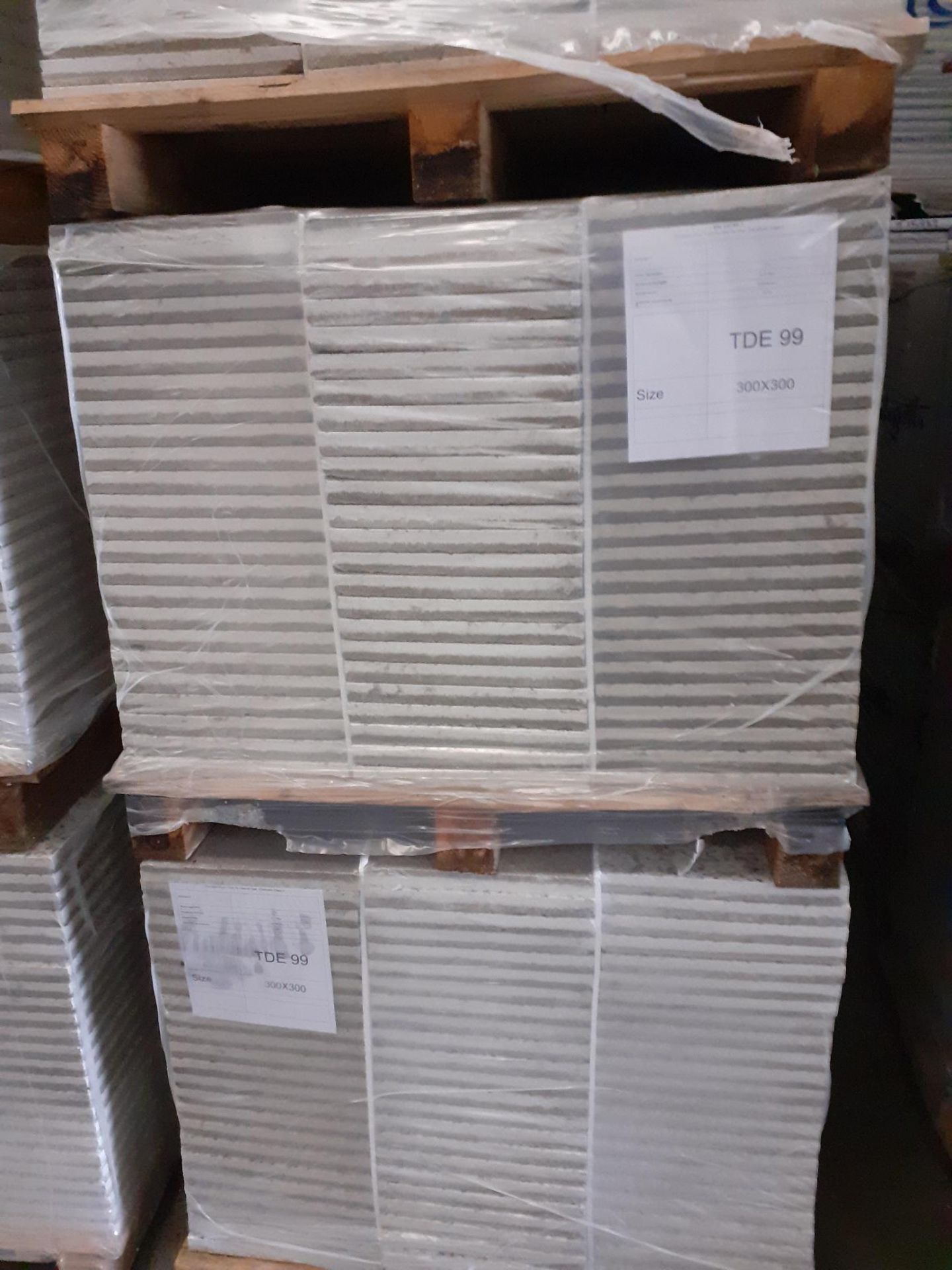 1 PALLET OF TDE 9 TILES, NEW PALLETS - Image 3 of 4