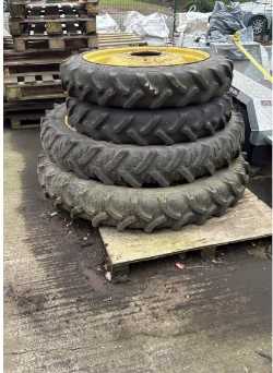 JOHN DEERE TRACTOR TYRES