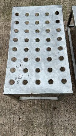 STAINLESS STEEL TABLE