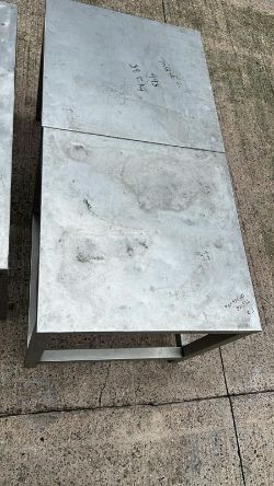 STAINLESS STEEL TABLE