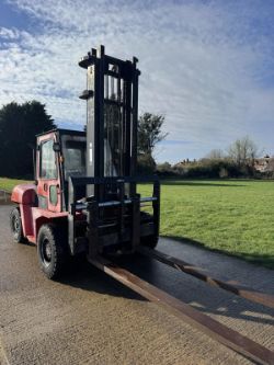2013 HC 7 TONNE DIESEL FORKLIFT TRUCK SIDE SHIFT AND FORK POSITION