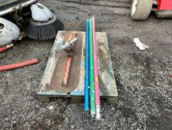 BULL CONCRETE FLOAT AND X3 EXTENSION POLES