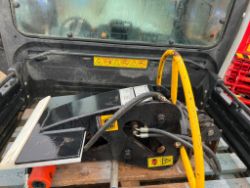 UNUSED JCB HYDRAULIC KERBMASTER KERB LIFTER FOR EXCAVATOR