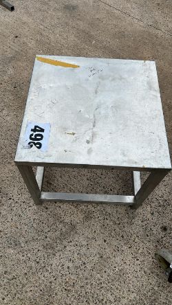 STAINLESS STEEL TABLE