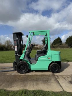 2018 MITSUBISHI FT25NT FORKLIFT - 2.5 TON LIFT CAPACITY - 3660 HOURS
