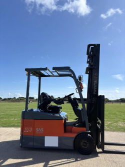 TOYOTA FORKLIFT *1.6 LIFT CAPACITY* 5000 HOURS* *12% BUYERS PREMIUM*
