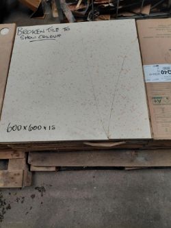1 PALLET OF CERAMIC FLOOR TILES