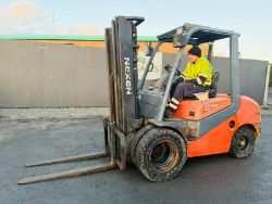 NEXEN FD35 CONTAINER SPEC FORKLIFT*C/W PALLET TINES *YEAR 2015*