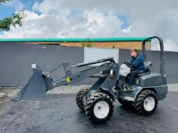 SHANDONG R906 WHEELED LOADER*C/W ROLL BAR & BUCKET*