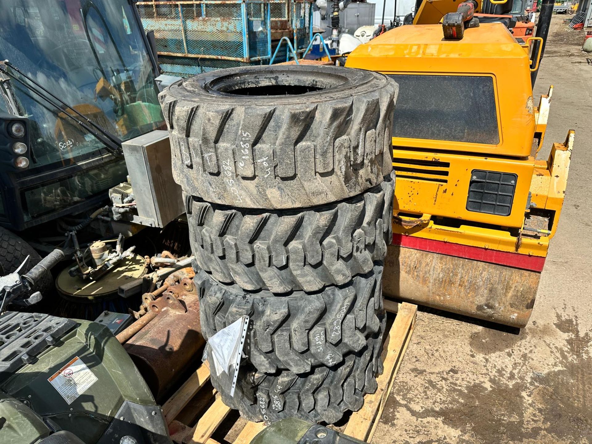 SET OF X4 BOBCAT SKIDSTEER TYRES (12-16.5)