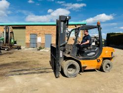 SAMSUNG FX45D FORKLIFT *C/W PALLET TINES*