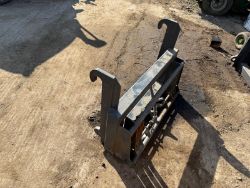UNUSED EURO 8 ADAPTER JCB BRACKET HEADSTOCK
