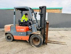 NEXEN FD35 CONTAINER SPEC FORKLIFT*YEAR 2010*C/W PALLET TINES*