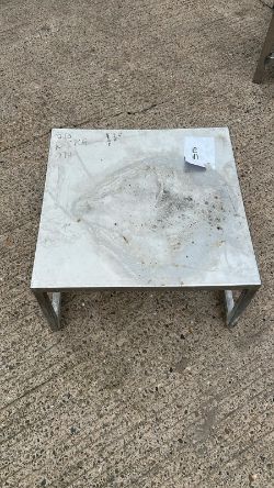 STAINLESS STEEL TABLE