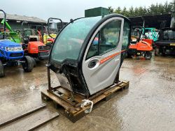MANITOU TELEHANDLER CAB