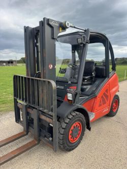LINDE H40D DIESEL FORKLIFT TRUCK WITH TRIPLE MAST *12% BP*