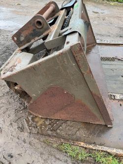 MANITOU BEDDER BUCKET