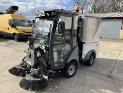 2019 69 PLATE HAKO CITY MASTER 600 SWEEPER