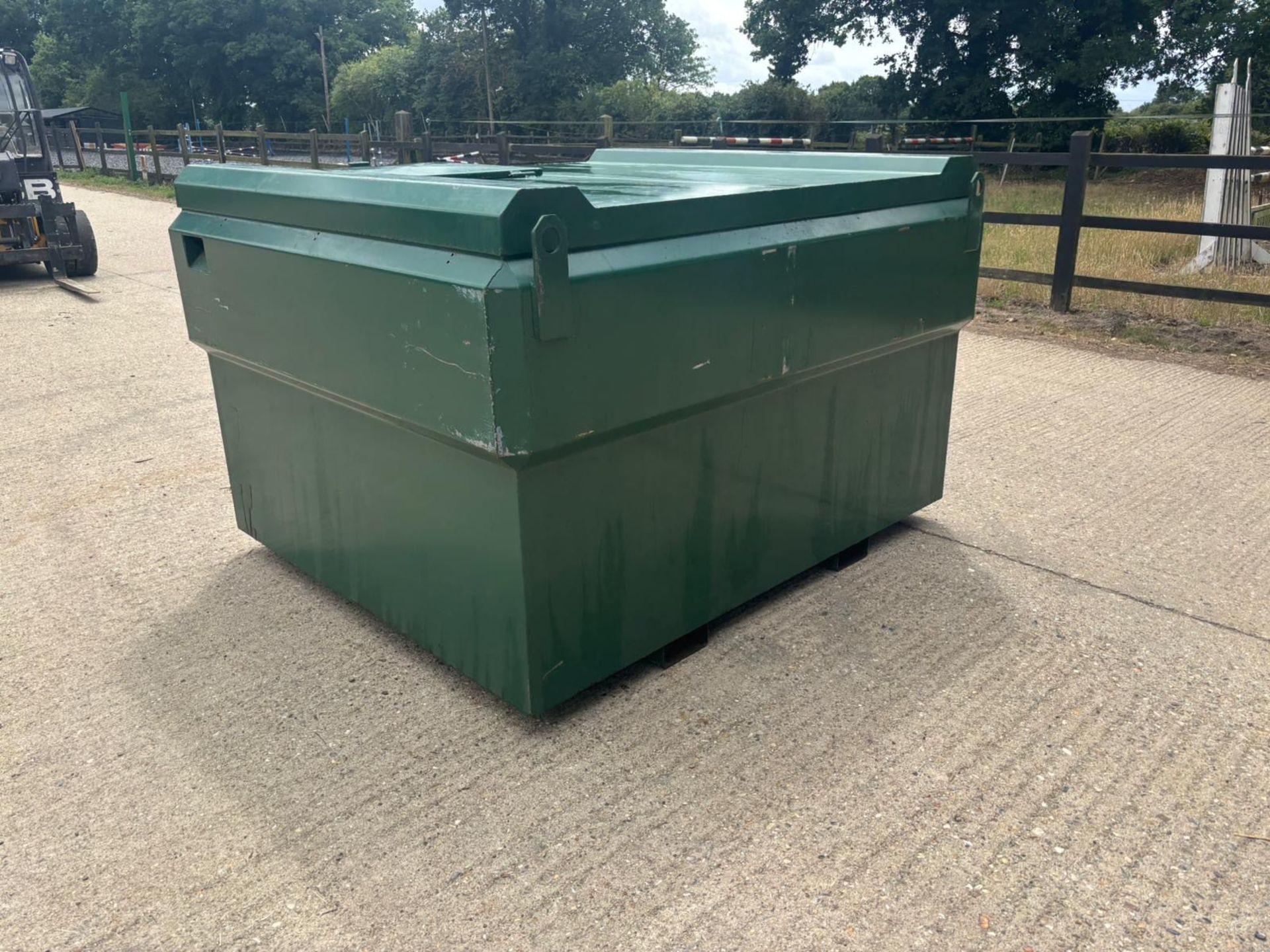2000LITRE BOWSER - Image 2 of 4