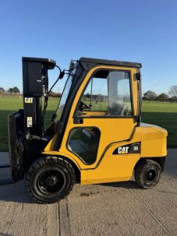 CAT FORKLIFT TRUCK *12% BUYERS PREMIUM*