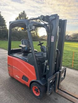 LINDE 1.6 TONNE ELECTRIC FORKLIFT TRUCK CONTAINER SPEC *12% BUYERS PREMIUM*