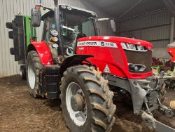 2020 MASSEY FERGUSON 7718S DYNA 6 TRACTOR