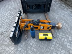 NEW/UNUSED GIYI SKIDSTEER HYDRAULIC ROCK BREAKER/POST KNOCKER