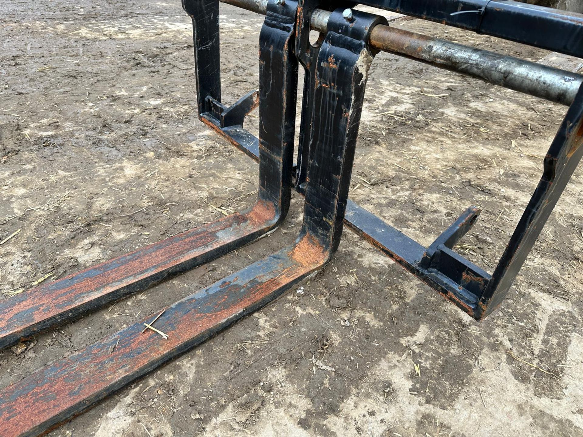 PALLET FORKS WITH FRAME - SLIDING PALLET FORKS - Image 4 of 8
