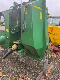 2010 MCS580 GRASS COLLECTOR FOR JOHN DEERES MOWERS