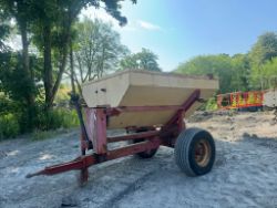 TRACTOR SPREADER TOP DRESSER SINGLE AXLE - IN WORKING ORDER