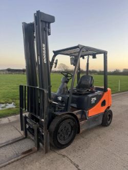 2017 DOOSAN 2.5 TONNE DIESEL FORKLIFT TRUCK *12% BP*