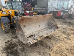 JCB 2CX 3 IN 1 BUCKET -HYDRAULIC DRIVEN