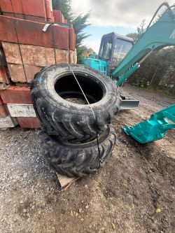 FULL SET OF ALLIANCE FLOTATION 331 600/55-26.5 TYRES