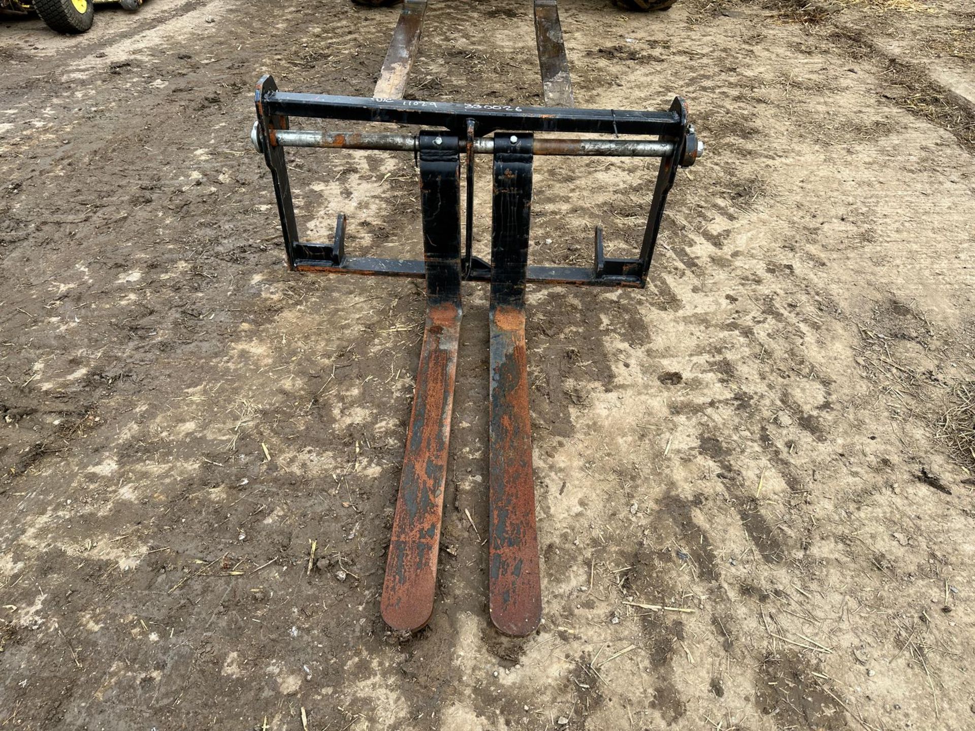 PALLET FORKS WITH FRAME - SLIDING PALLET FORKS - Image 2 of 8