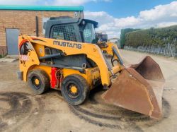 2014 MUSTANG 2600R SKIDSTEER *C/W BUCKET*