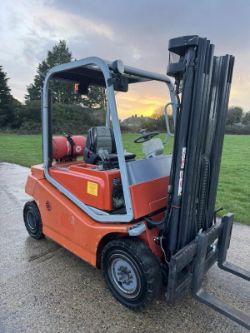 BT CARGO 2.5 TONNE GAS FORKLIFT TRUCK CONTAINER SPEC *12% BP*