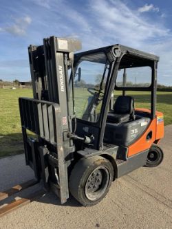 DOOSAN 3.5 TONNE DIESEL FORKLIFT TRUCK CONTAINER SPEC *12% BP*