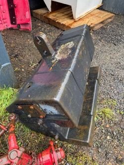 CASE IH 1000KG WEIGHT BLOCK