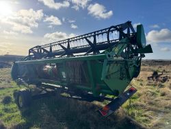 JOHN DEERE 1570 COMBINE HARVESTER HEADER
